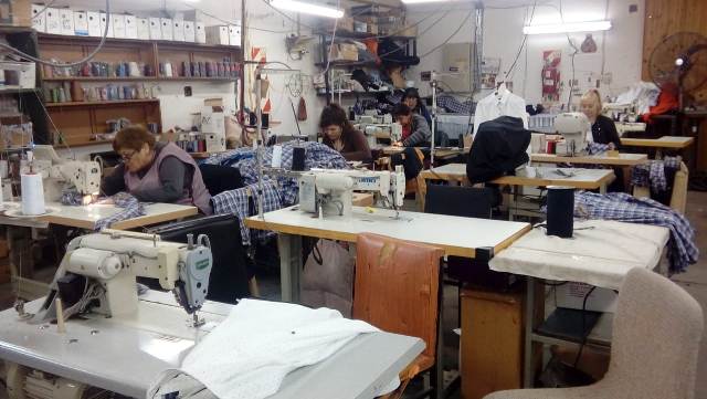 Las medidas oficiales golpean fuerte a trabajadoras textiles 1