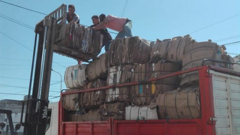 Cooperativa de recuperadores urbanos despachó 15 toneladas de cartón