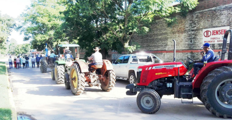 Realizan tractorazo para reactivar la cooperativa El Triunfo de Margarita Belén