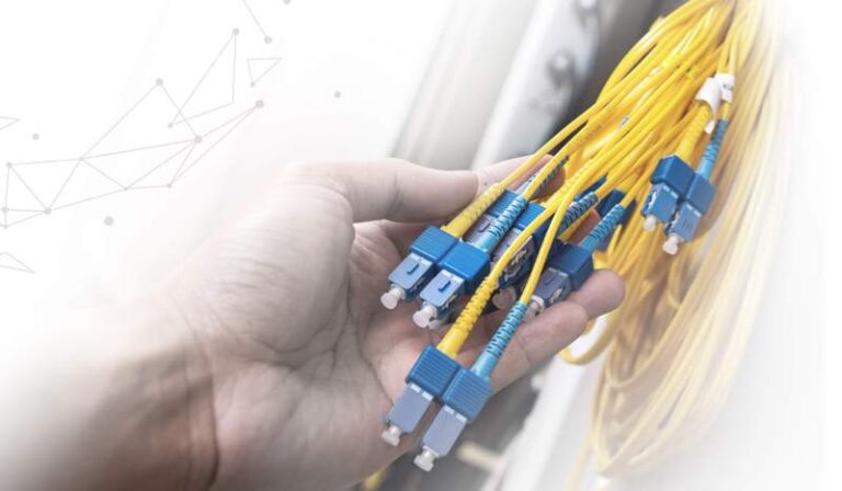 Invierten para distribuir internet por fibra óptica