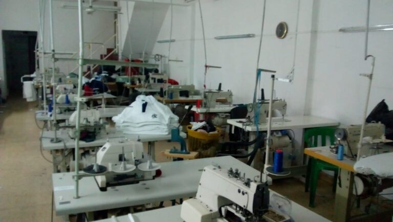Trabajan en una nueva línea de producción textil