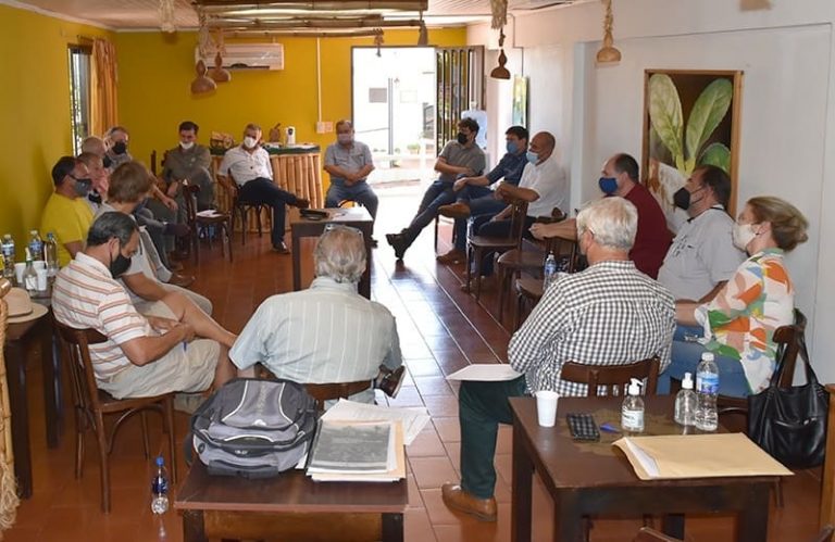 Buscan una alianza industrial entre Corrientes y Misiones