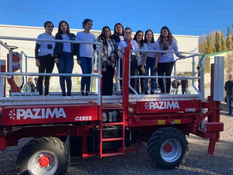 Un grupo de mujeres se capacitó y ofrecerán servicios al agro