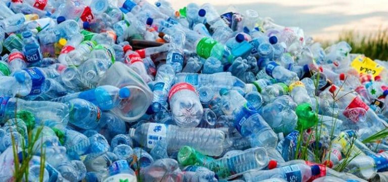 Recuperan materiales plásticos para reciclaje en Salta