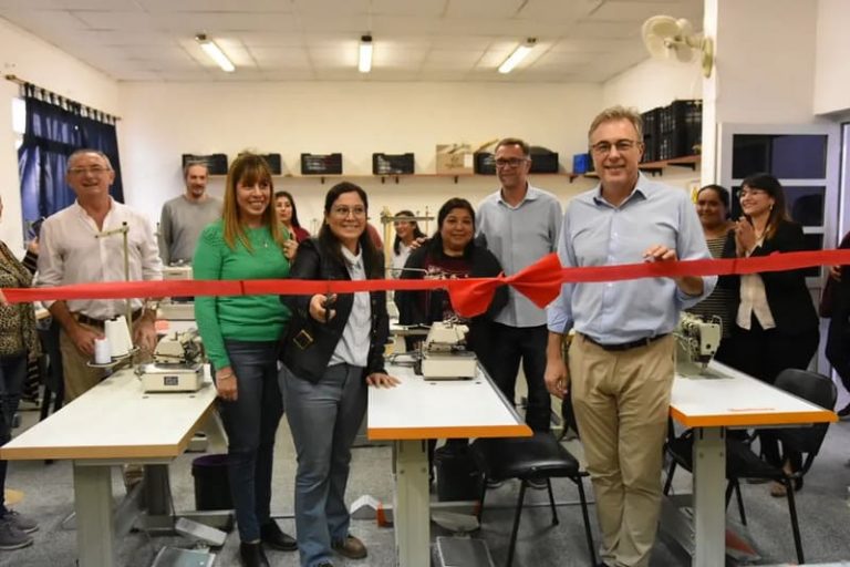 Inauguran un taller textil en el centro integrador comunitario de Rafaela