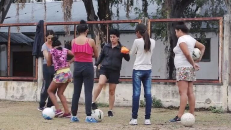 Estrenan un cortometraje sobre mujeres y fútbol
