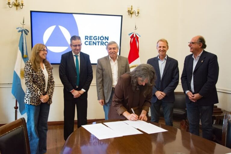 Crean mesa interprovincial para fortalecer economía asociativa