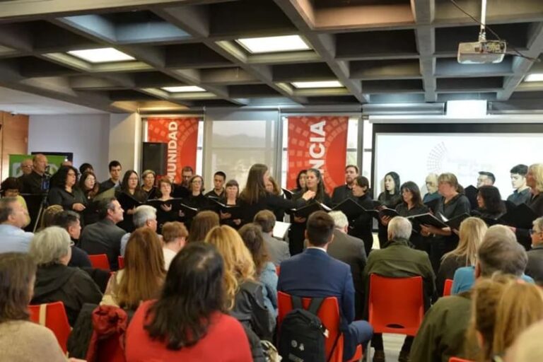 Inauguran auditorio comunitario en Bariloche con capacidad para 100 personas