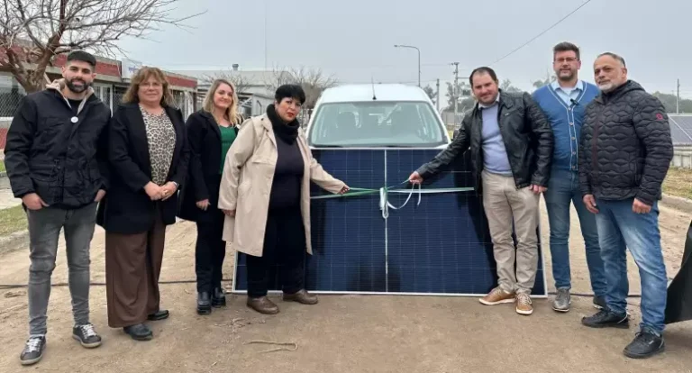 Instalan paneles solares con enfoque estratégico