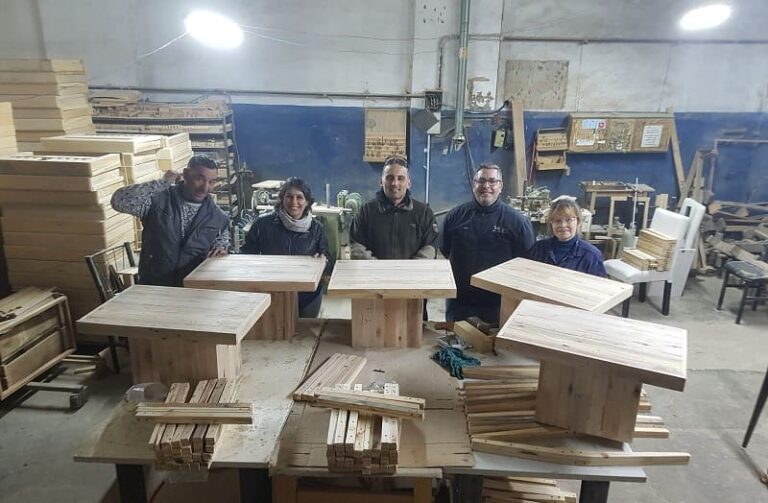 Recuperaron una fábrica abandonada para relanzar su producción