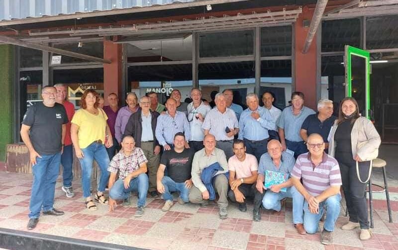 Abastecen a zonas rurales con un camión cisterna mientras avanzan con redes de agua