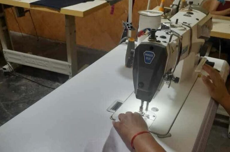 Taller textil salteño organiza producción en cadena