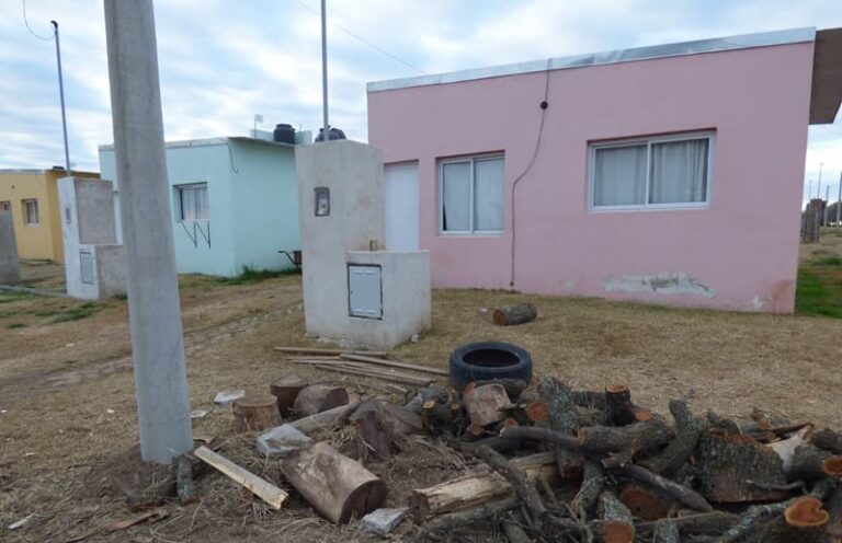 Amplían la red de gas natural en barrios de Metileo