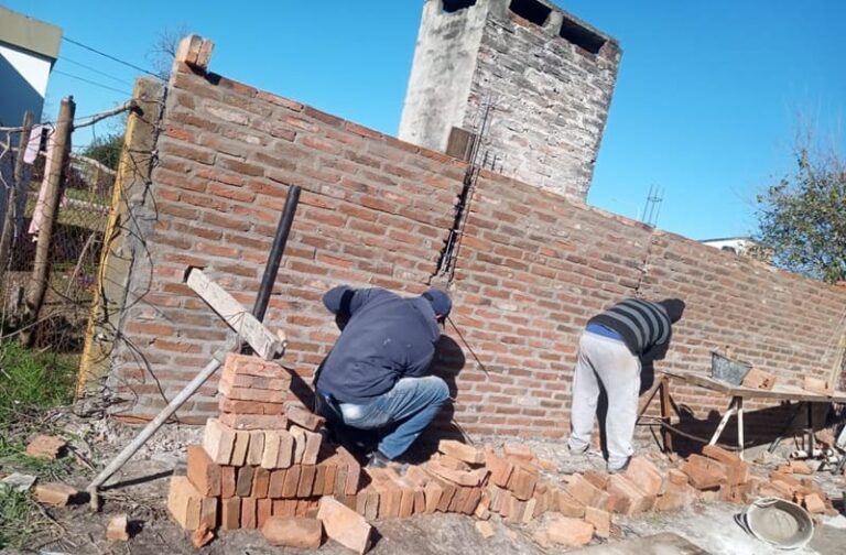 Ex trabajadores de un ingenio readaptan sus oficios para evitar la migración