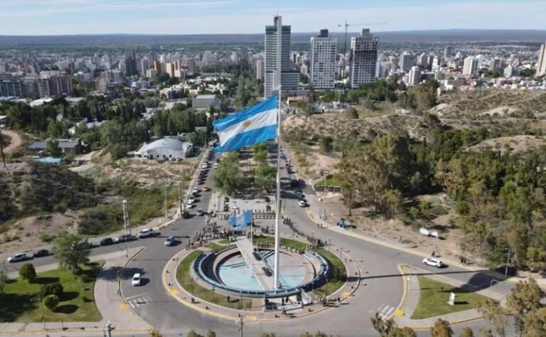 Extienden la red de fibra óptica a más barrios neuquinos