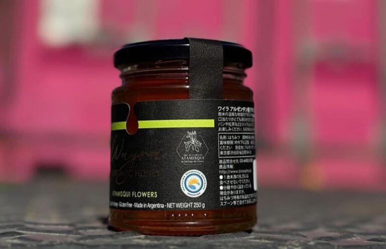 Marca de miel incluye traducción al japonés en su etiqueta