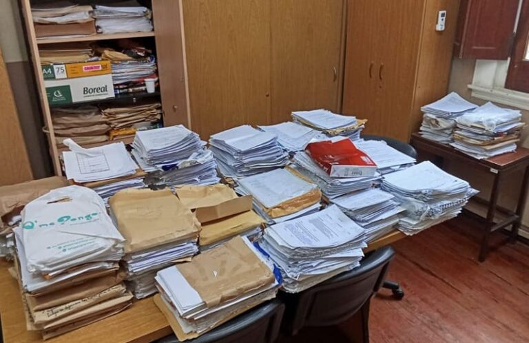 Apuntan a reunir 5000 kilos de papel para reactivar el reciclaje plástico