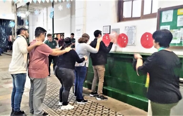 Impulsan programa semipresencial para terminar el secundario