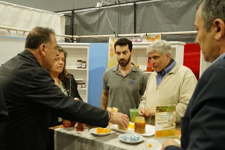 Organizan una exposición apícola con alcance interprovincial
