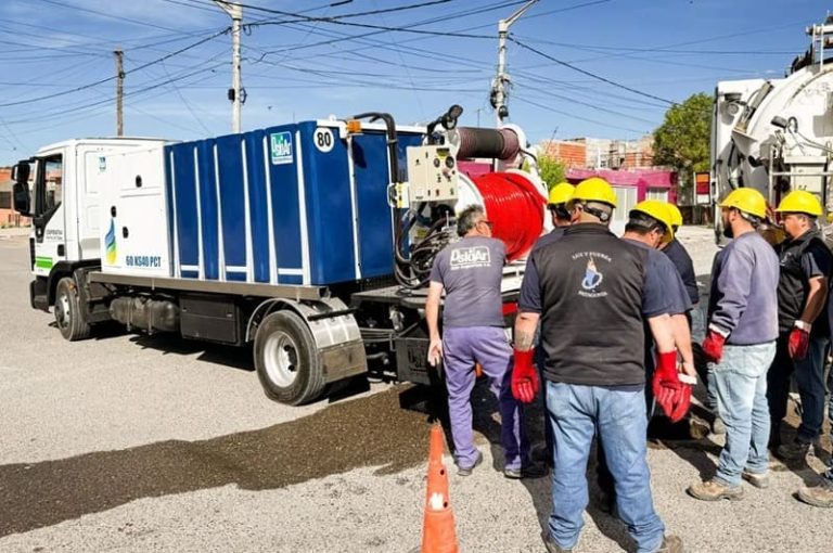 Adquieren un camión para desobstruir cloacas