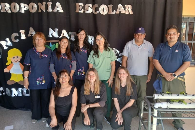 Confeccionan delantales y bolsas de tela reutilizables