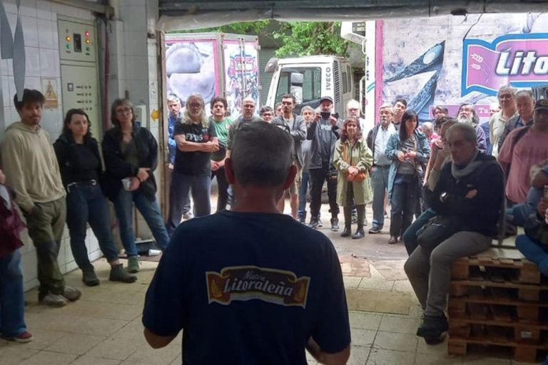 Juez debe decidir el futuro de una fábrica ocupada