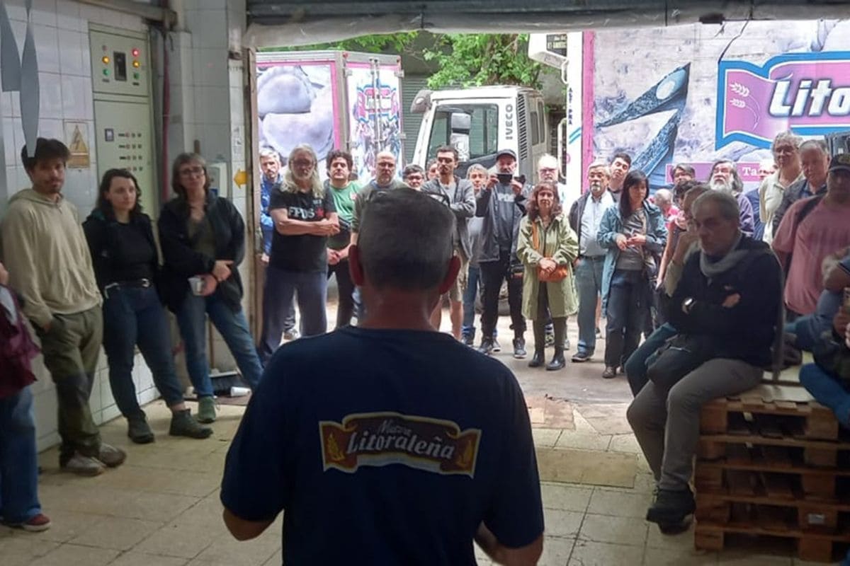 Juez debe decidir el futuro de una fábrica ocupada