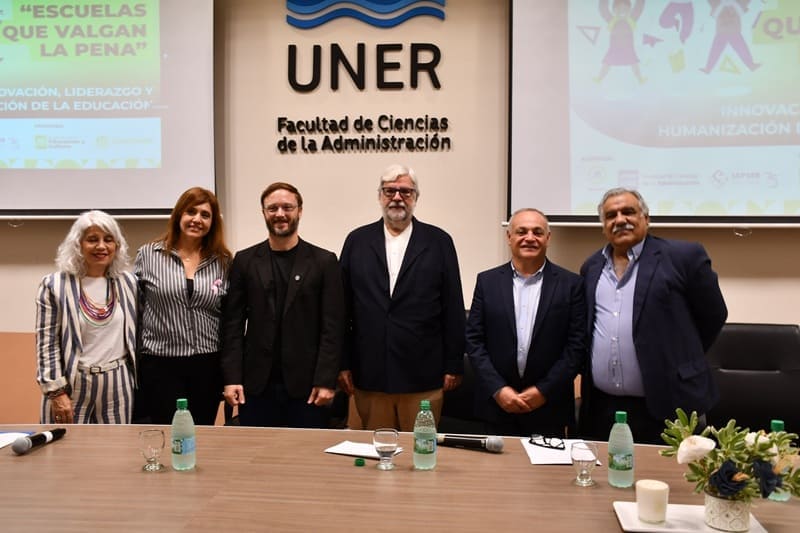 Pedagogos capacitan a docentes en nuevas metodologías