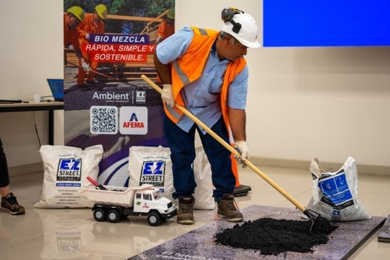 Capacitan para aplicar nuevo asfalto ecológico