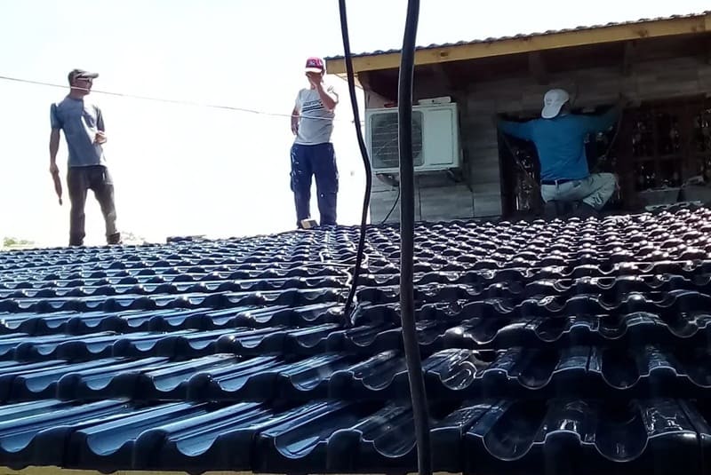 Desarrollaron una cubierta que reduce costos en la vivienda familiar