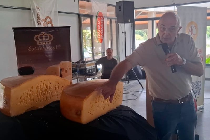 Productores queseros concretaron un remate histórico en beneficio del hospital