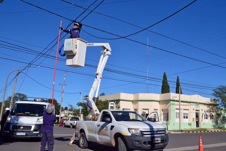 Aceleran migración a fibra óptica en barrios de la capital pampeana