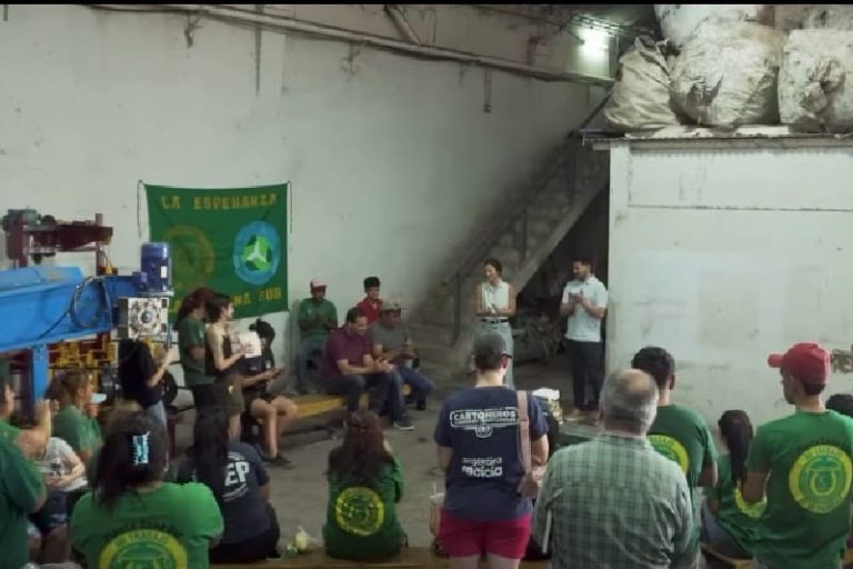 Automatizan producción de sogas a partir de botellas plásticas