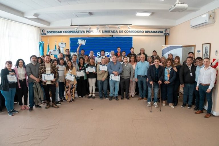 Reconocieron a 42 comisiones vecinales por facilitar trámites en sus barrios