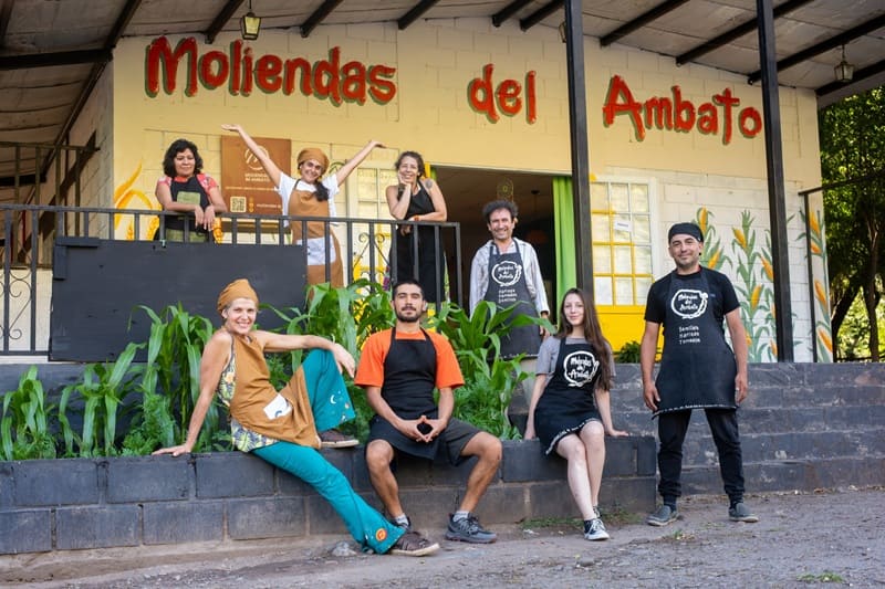 Con molino propio, procesan granos de la zona