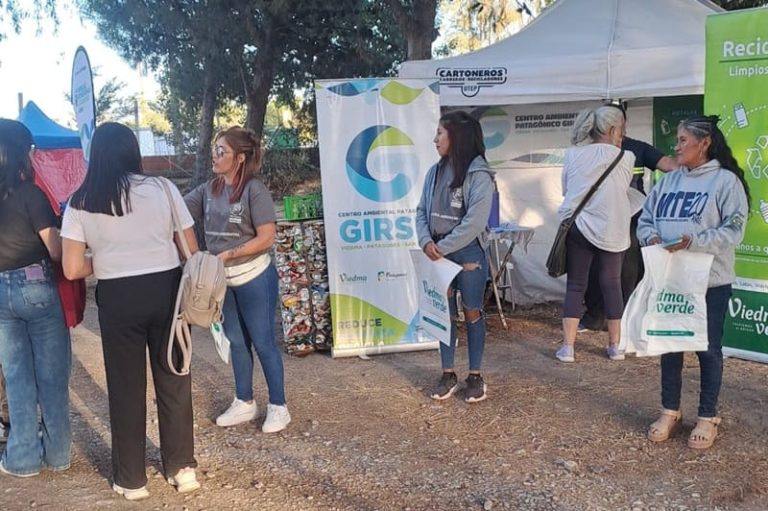 Hacen campañas ambientales sin percibir una paga por esa tarea