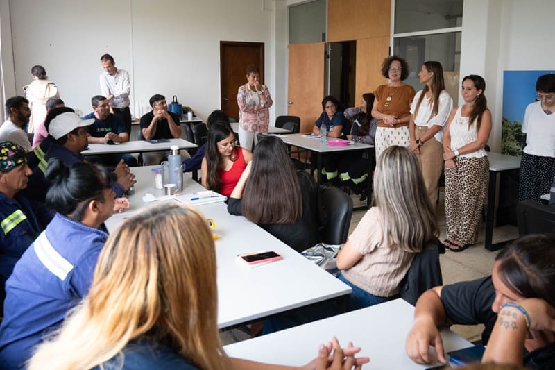 Capacitan en gestión administrativa a recuperadores urbanos