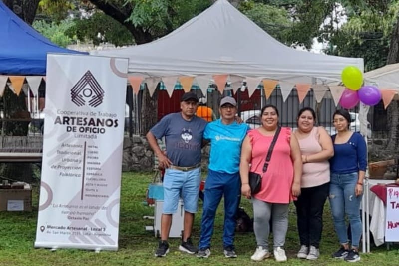 Combinan técnicas ancestrales con herramientas contemporáneas en sus oficios