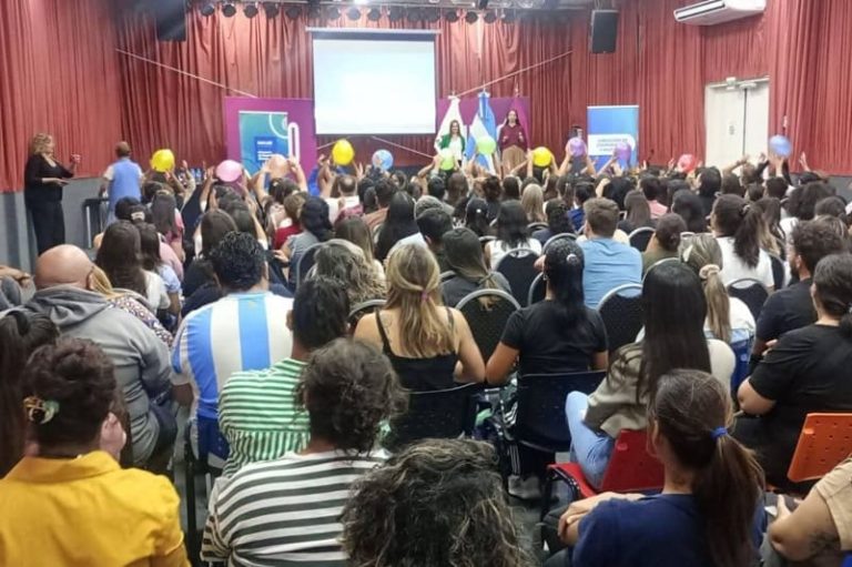 Inscriben docentes para capacitación en cooperativismo escolar