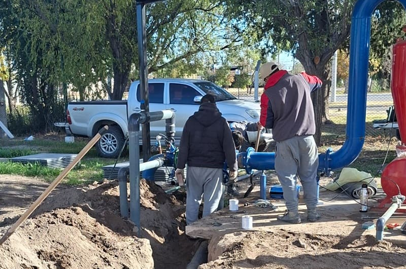 Instalaron un nuevo caño maestro para mejorar la provisión de agua