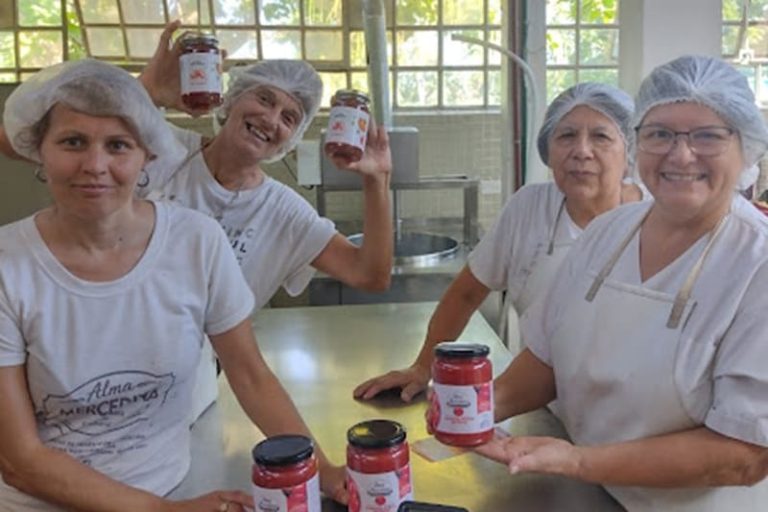 Ofrecen elaboración con marca propia productores regionales