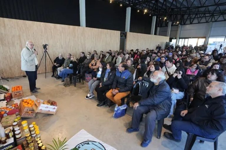 Entregaron 450 millones para fortalecer la producción correntina