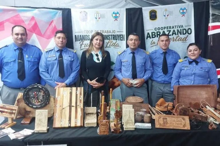 Exhiben artículos elaborados en talleres penitenciarios