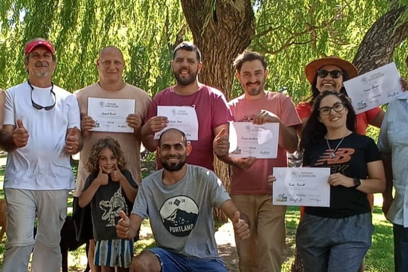 Potencian la formación apícola con experiencias de campo