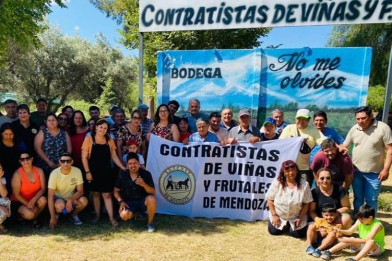 Elaboran vinos a partir del porcentaje que reciben por cosecha