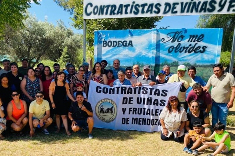 Elaboran vinos a partir del porcentaje que reciben por cosecha