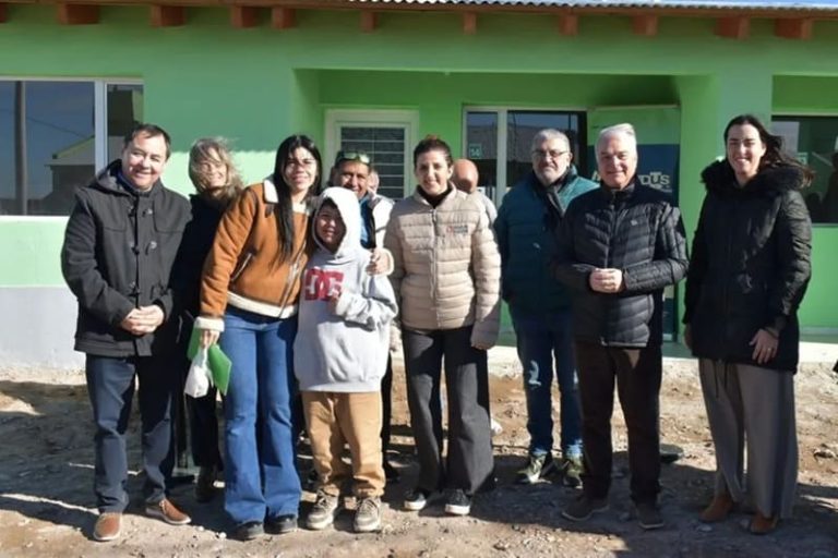 La autoconstrucción hizo posible completar dieciséis viviendas